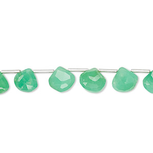 Bead, chrysoprase (natural), 6x6mm-7x7mm hand-cut top-drilled faceted flat teardrop, B grade, Mohs hardness 6-1/2 to 7. Sold per 4-inch strand, approximately 10 beads.
