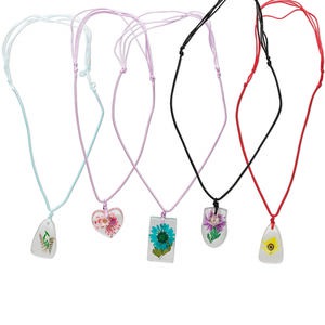 Necklace mix, resin / cotton / shell, 29x22mm-40x24mm mixed shape with flower, 16-22 inches with knot closure. Sold per pkg of 5.
