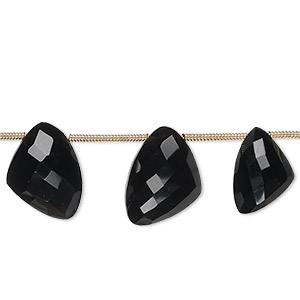 Bead, black onyx (dyed), 12x9x9mm-15x12x12mm graduated hand-cut top-drilled faceted irregular triangle, B+ grade, Mohs hardness 6-1/2 to 7. Sold per pkg of 6 beads.
