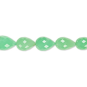 Bead, chrysoprase (natural), 8x5mm-12x9mm graduated hand-cut faceted teardrop, B grade, Mohs hardness 6-1/2 to 7. Sold per 8-inch strand, approximately 20 beads.