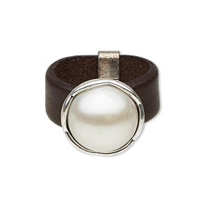 Ring, leather (dyed) / acrylic pearl / silver-plated &quot;pewter&quot; (zinc-based alloy), dark brown and white, 15mm round, size 8. Sold individually.