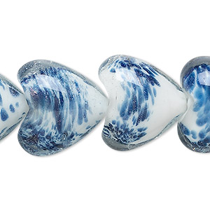 Bead, lampworked glass, white and clear with blue glitter, 20x20mm heart. Sold per 15-1/2&quot; to 16&quot; strand.