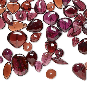 Bead mix, rhodolite garnet and garnet (natural), 4mm-11x8mm hand-cut top- and center-drilled mixed shapes with 0.4-1.4mm hole, C grade, Mohs hardness 7 to 7-1/2. Sold per 1-ounce pkg, approximately 75-85 beads.