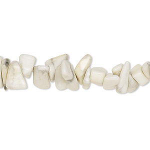 Bead, howlite (natural), medium chip with 0.6-0.8mm hole, Mohs hardness 3 to 3-1/2. Sold per 34-inch strand, approximately 290-320 beads.